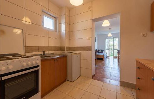 2 Bedroom Stunning Apartment In Novalja - Photo 21