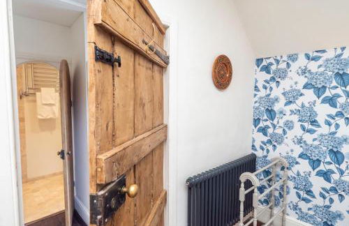 Heron Stays Bath- Boutique Period Group Properties, Parking for 4 Cars, Just 3 Miles to Bath Central, Sleeps 14 - Photo 53