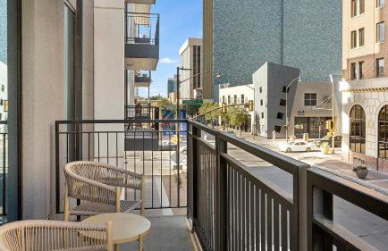 Landing Beautiful 2BD Gym Courtyard - Foto 15