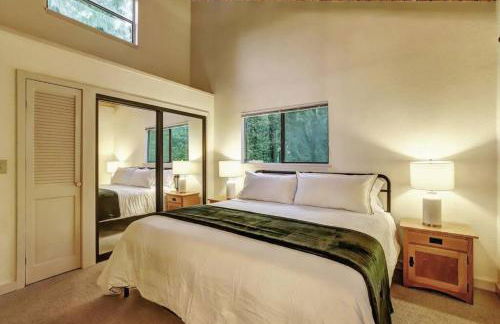 Picturesque Cabin Hot Tub - Foto 24