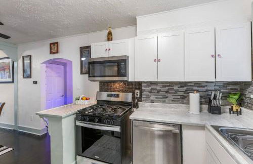 Spacious 5BR Midtown - Near Zoo and Liberty Bowl - Photo 1