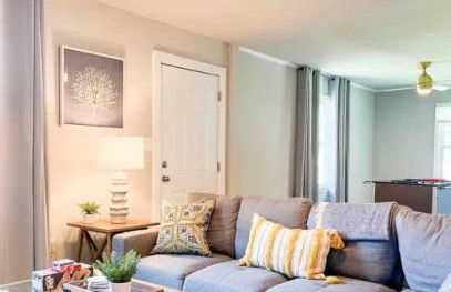 Pet-Friendly 4BR Family Home with Fenced Yard - Foto 11