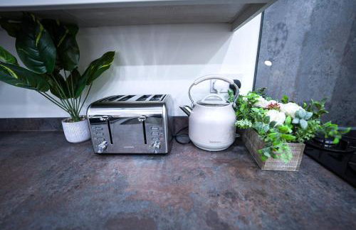 Cozy Charming Bungalow BRAND NEW - Photo 16