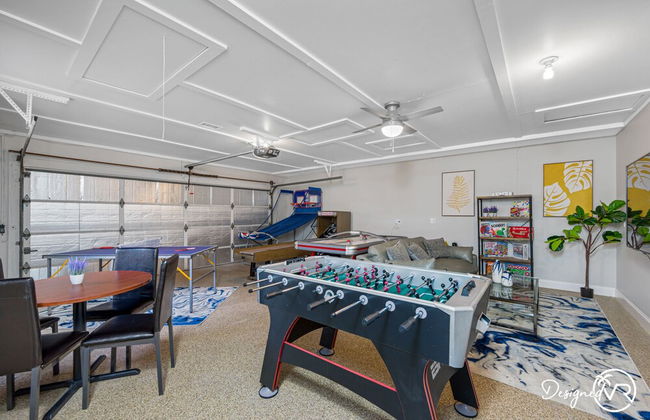 Chic 8BR with Heated Pool & Waterview - Photo 37