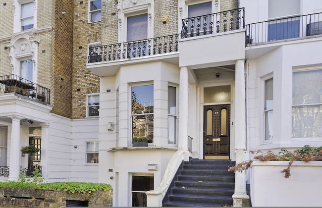 Bright one Bedroom Apartment With Balcony in Maida Vale by Underthedoormat - Foto 17