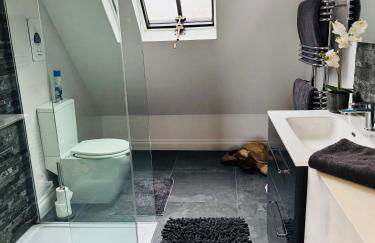 Penthouse Suite, Sea View, Close to Shops, Beach and Train - Foto 12