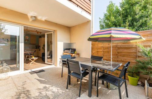 Terrace and garden, close to beaches, heart of town - Foto 3