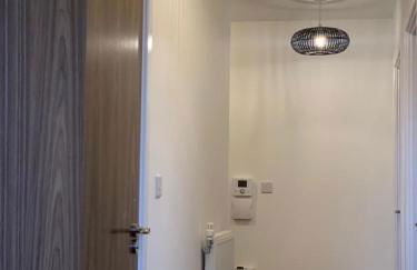 Lakeside 2 BED LUXURY APARTMENT No PARTIES No EVENTS Early Check-in Late Check- Out Allowed - Foto 24