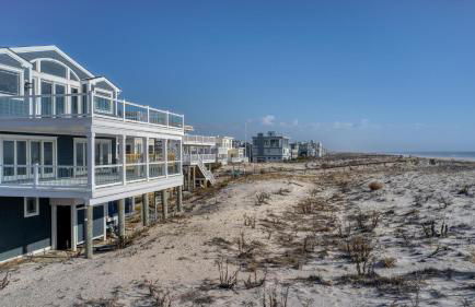 Ocean Front Roof Top Deck Hot Tub Beach Badges Wifi - Foto 3