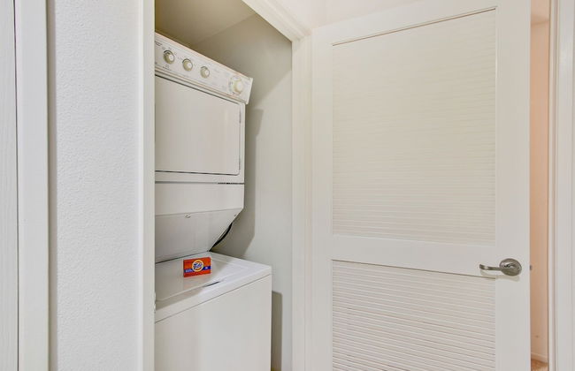 Global Luxury Suites at The Village - Photo 53