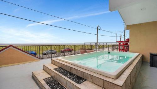 3BR lakefront retreat w pool & balcony views - Foto 1