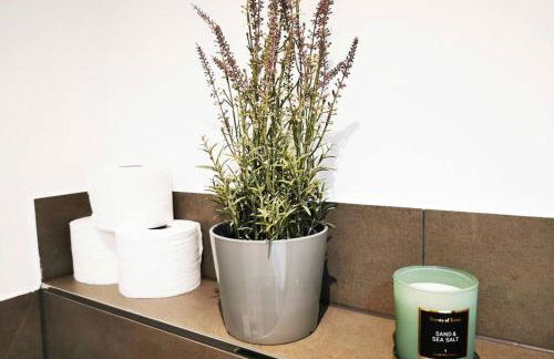 HH 02 by ROCKCHAIR - SUPERHOST Status - Modernes Apartment mit sonnigem Balkon & premium Boxspringbetten in Winterhude - Hamburg Top Geheimtipp - Foto 47