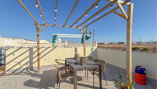 2 Bedroom Stunning Home In Torrevieja - Foto 2
