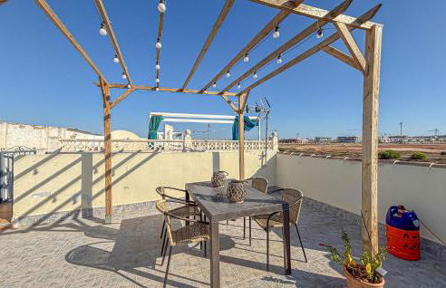 2 Bedroom Stunning Home In Torrevieja - Foto 2