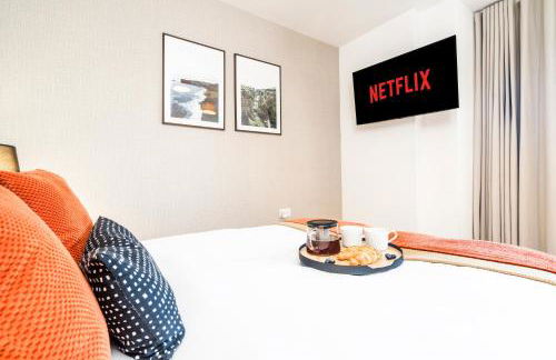 TheCountingSheep - Heathrow in 15 mins - Glass Balcony - Dedicated Workspace - Foto 8