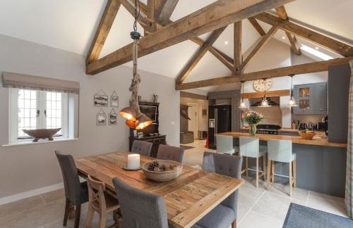 Three Little Pigs Luxury Cottage - Photo 34