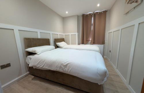 Numero Uno Ensuite 3BR Flat Hot Tub Wifi Parking Contractor and Group Friendly - Foto 15