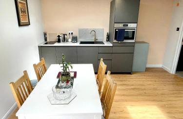 Modern Self Contained Garden Annexe Sleeps up to 4 - Photo 10