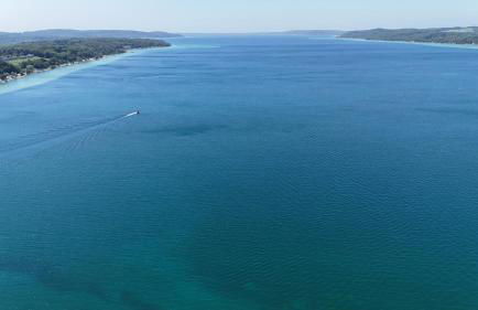 Lil's on the Lake Vintage Cottage on Crystal Lake - Foto 10