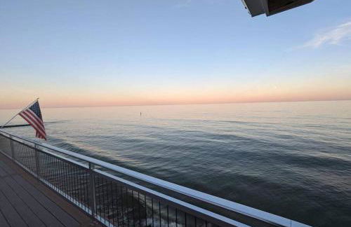 Bay Bliss - Private Beachfront Home with 180° Views & Hot Tub! - Foto 20