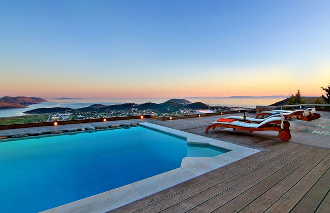 Villa Take Off - Photo 1