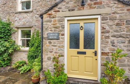 Corner House - Photo 3