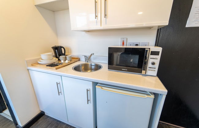 Cosy Studio Close to University of Birmingham - Photo 6