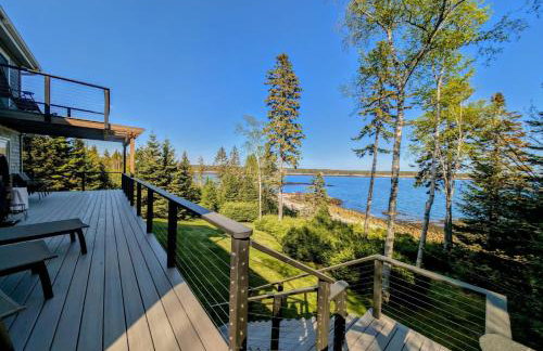 Oceanfront Crackling Cove Cottage Family firer pit slleeps 6 - Foto 3