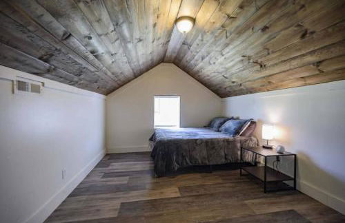 3 Bed 2 Bath Renovated Home Near The Lake - Foto 26