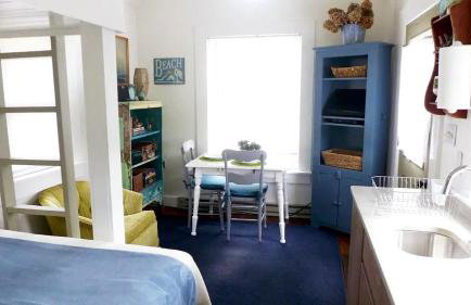 Serene Tiny House with a Big Charm for Glamping in Virginia - Photo 3