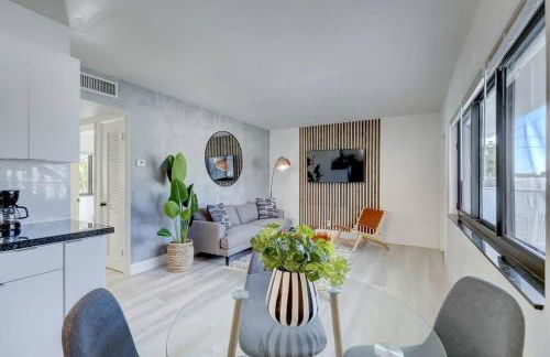 Chic Retreat: 2BR Apartment! - Foto 6