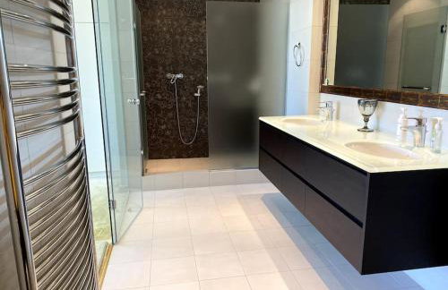 Luxury 4BR with 3 Bathrooms Apartment in Marousi - Foto 63