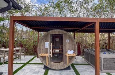 Velvet Bloom - Bubbling Spa Retreat with Sauna & Jacuzzi - Foto 3