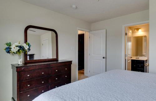 Spacious Home with Fireplace - Near Golf! - Foto 24