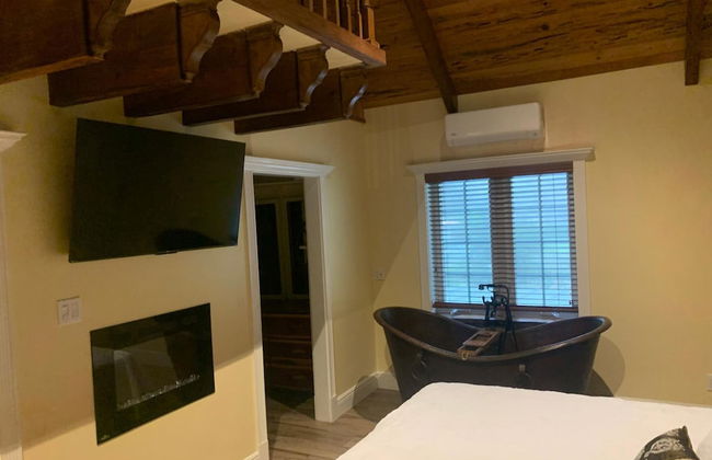 NEW Jungle Paradise Treehouse Suite With Resort Amenities Elevator Access Outdoor Kitchen Lagoon Lazy River Pool RV Hook up - Foto 48