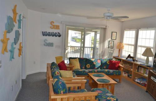 Single Family, Ocean Block, Wifi, Washer And Dryer, Second 2Nd Home From The Ocean! 2Nd From Ocean Contemporary Ship Bottom Home 14010 - Photo 4