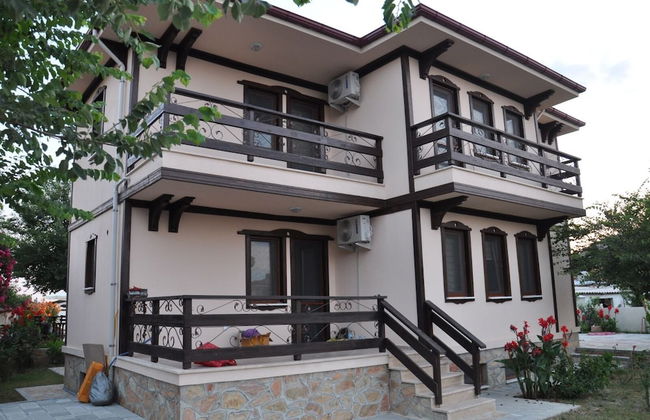 Beautiful 4-bed Villa Private Pools - Photo 34