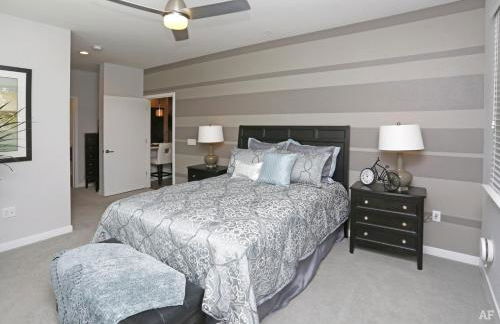 Luxury Condos at Anton Menlo w Pool & Amenities - Photo 81