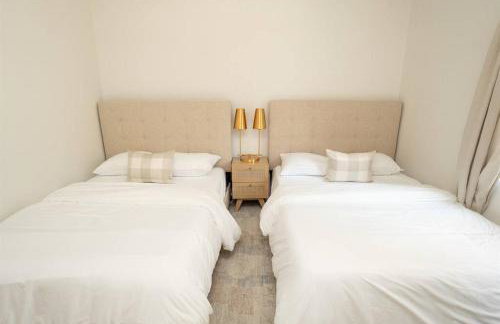 Newly Built, Mid-Lakeside A-Frame with Hot Tub and Steam Shower - Foto 28