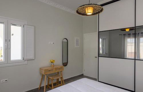 Elia Syros - Photo 2