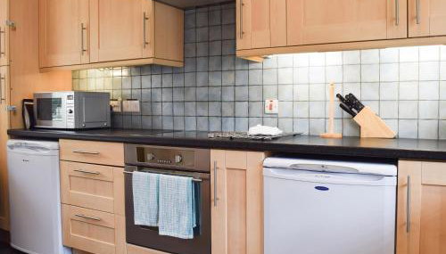 Len Cottage - Photo 5