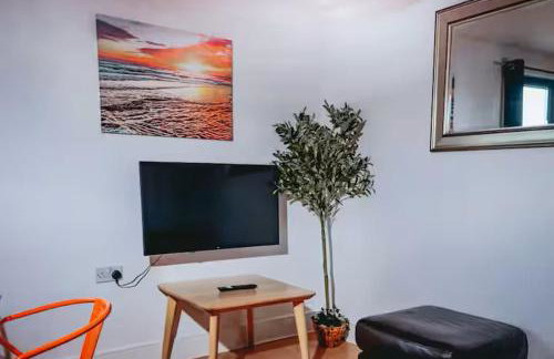 2BR Penthouse Flat in West London Near Elizabeth Line - Foto 5