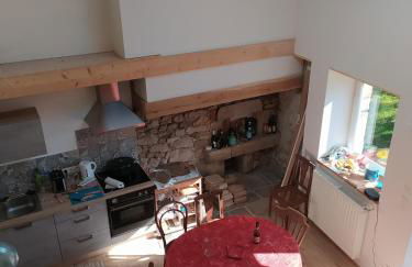 Gîte cosy, rando, vélo, au coeur de la nature, Cozy cottage, quiet nature, bike hiking - Foto 1