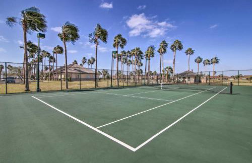 South Padre Paradise with Saltwater Pool Near Golf! - Foto 26