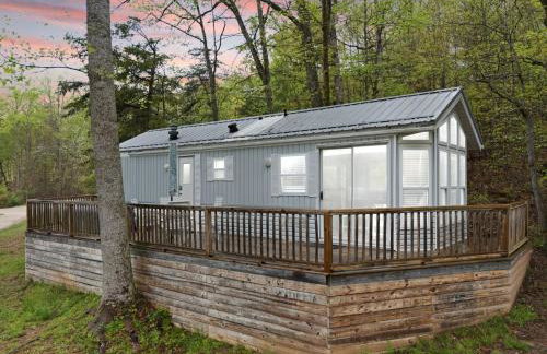 Premium Cabin with Pasture Views & Private Hot Tub - Foto 1