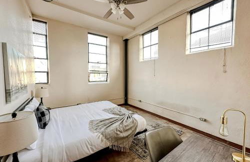 Sleepover 2BD 1BA Condos Downtown Springfield - Foto 1