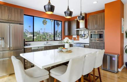 Silverlake Sunset Treehouse • Art-Filled Escape w Jacuzzi Sauna AvantStay - Foto 48