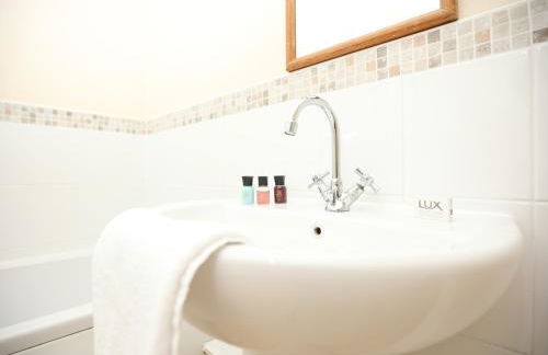 Redland Park By N And N Stays Ltd, Perfect for Contractors & Workers, Close to local amenities and work sites in Bath, Free Parking - Photo 28