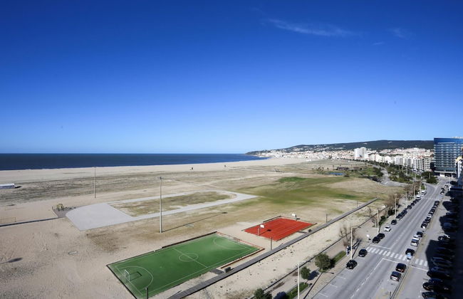 Sea Side Luxury Apartment - Photo 10