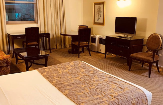 Royal Albert Hotel - Photo 35